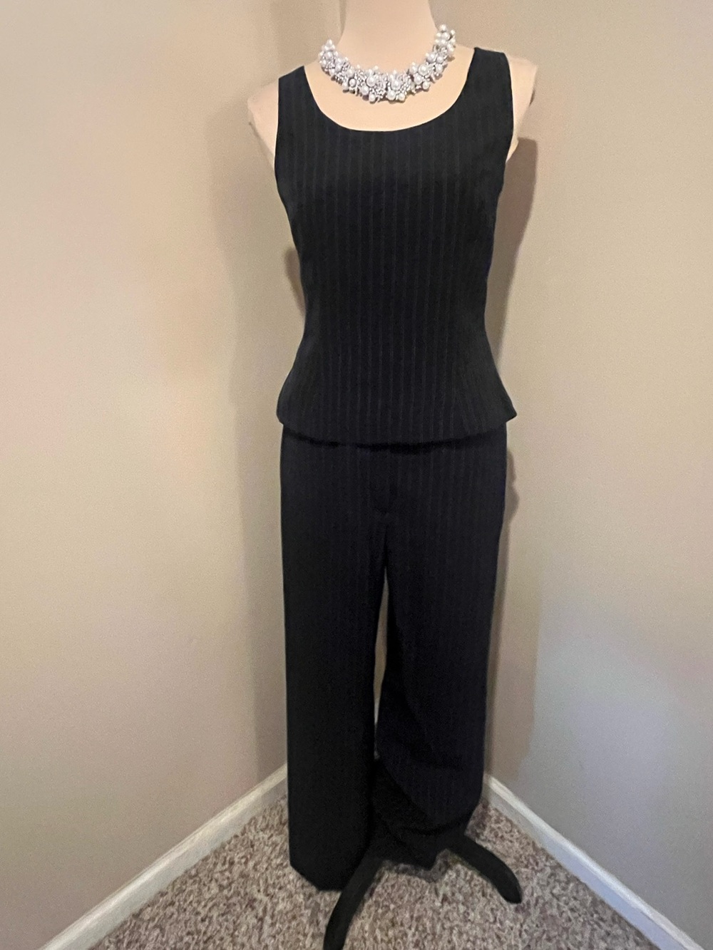 Stresa ASL Black Pinstripe Sleeveless Suiting— Tailored 2-Piece Set, sz 6